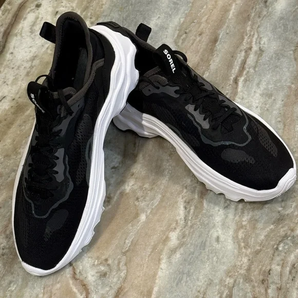 Women’s SOREL Kinetic Breakthru Day Lace Up sneakers- Black/white. Size 9.5 - Picture 6 of 10